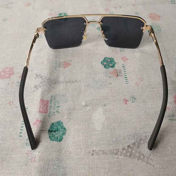 Cartier Sunglasses Gold frame Eyeglasses Black - Picture 5 of 12